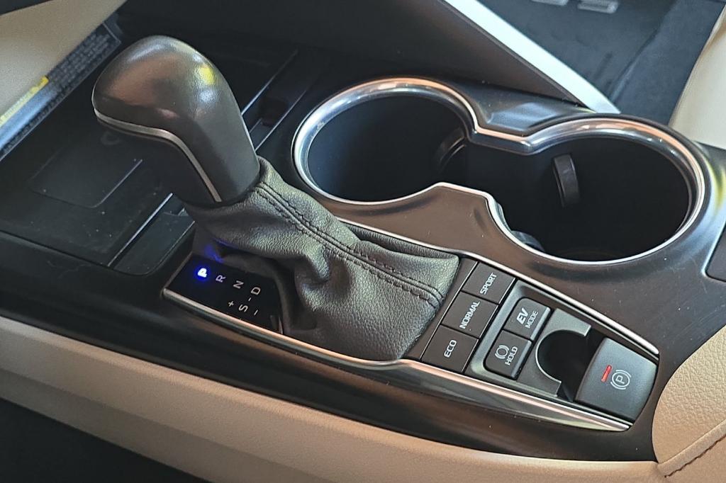 used 2020 Toyota Camry Hybrid car, priced at $25,895