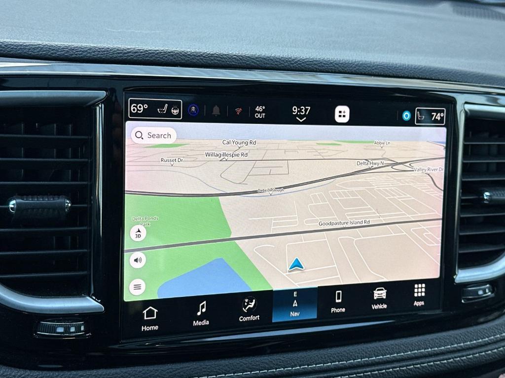 used 2023 Chrysler Pacifica car, priced at $25,248