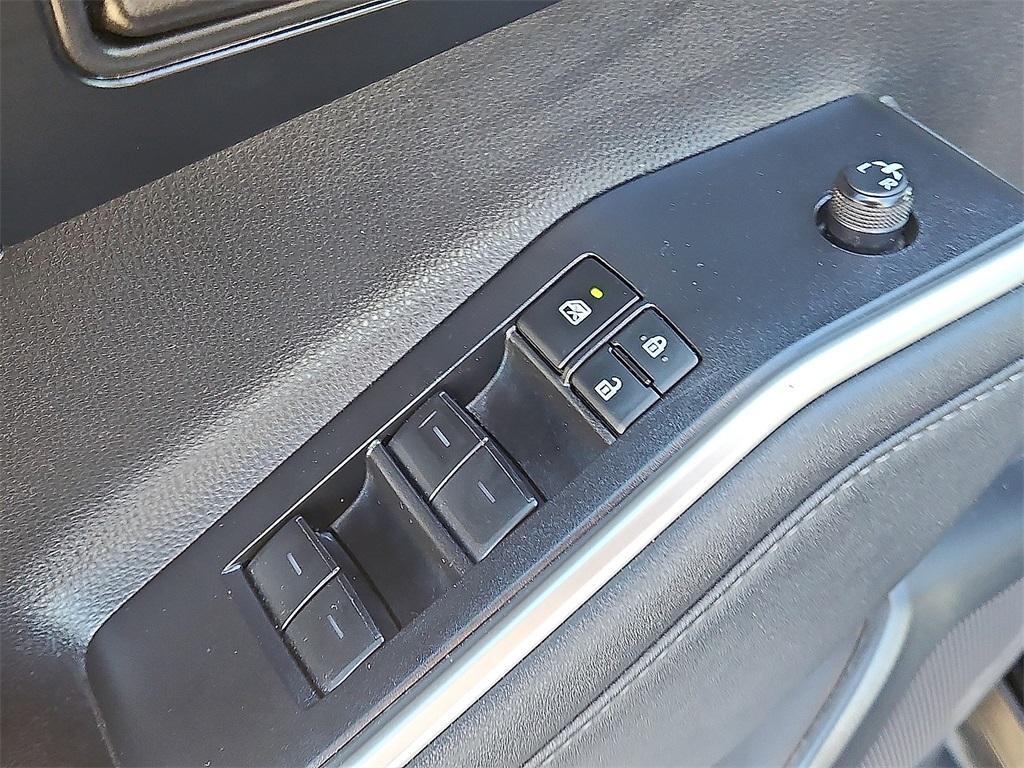 used 2023 Toyota Highlander car, priced at $30,527