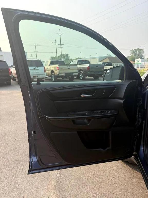 used 2014 Chevrolet Traverse car, priced at $7,995