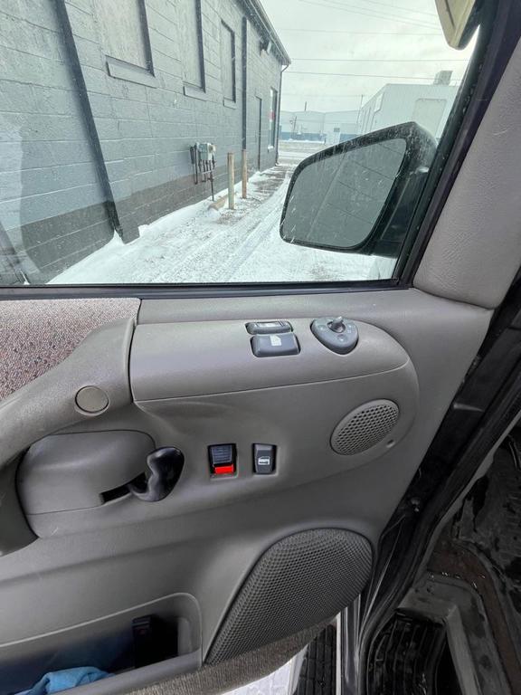 used 2003 GMC Safari car, priced at $5,495