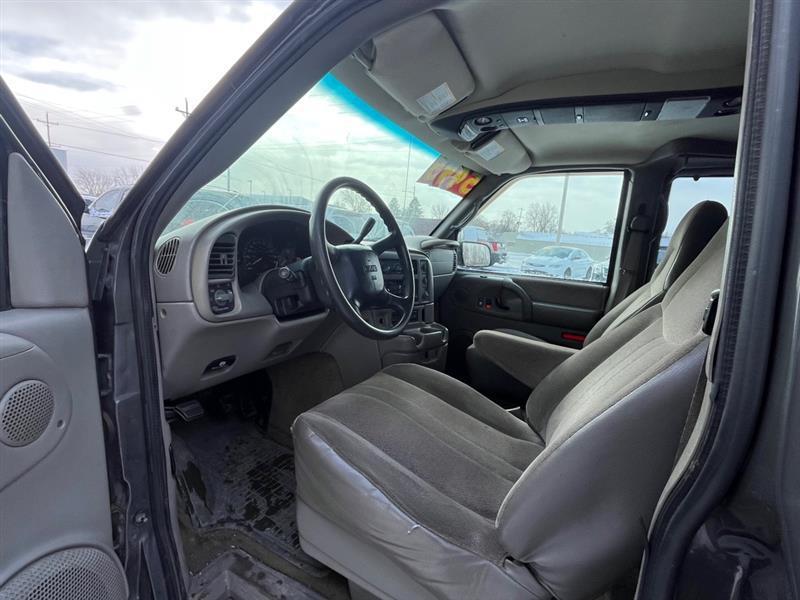 used 2003 GMC Safari car, priced at $5,495