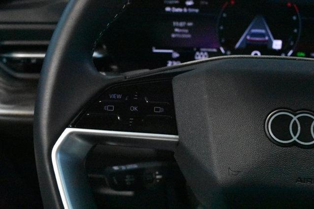 Audi Q5 view 8