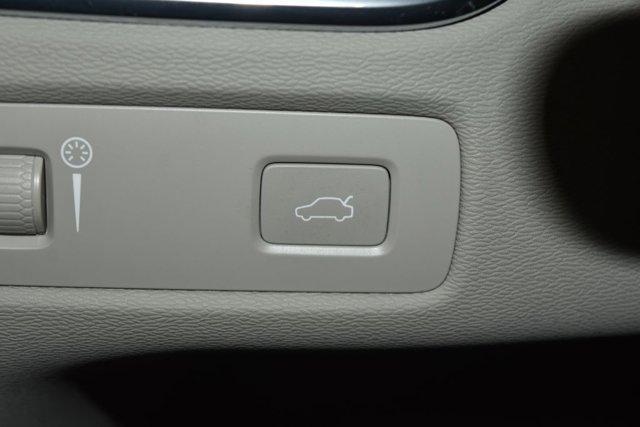 used 2022 Volvo XC60 car, priced at $29,795