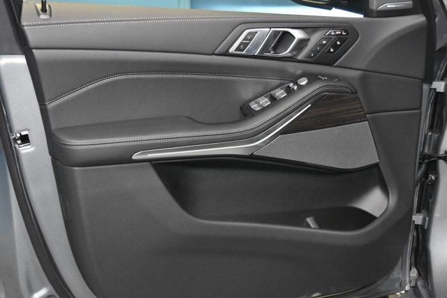 new 2026 BMW X7 car, priced at $98,310