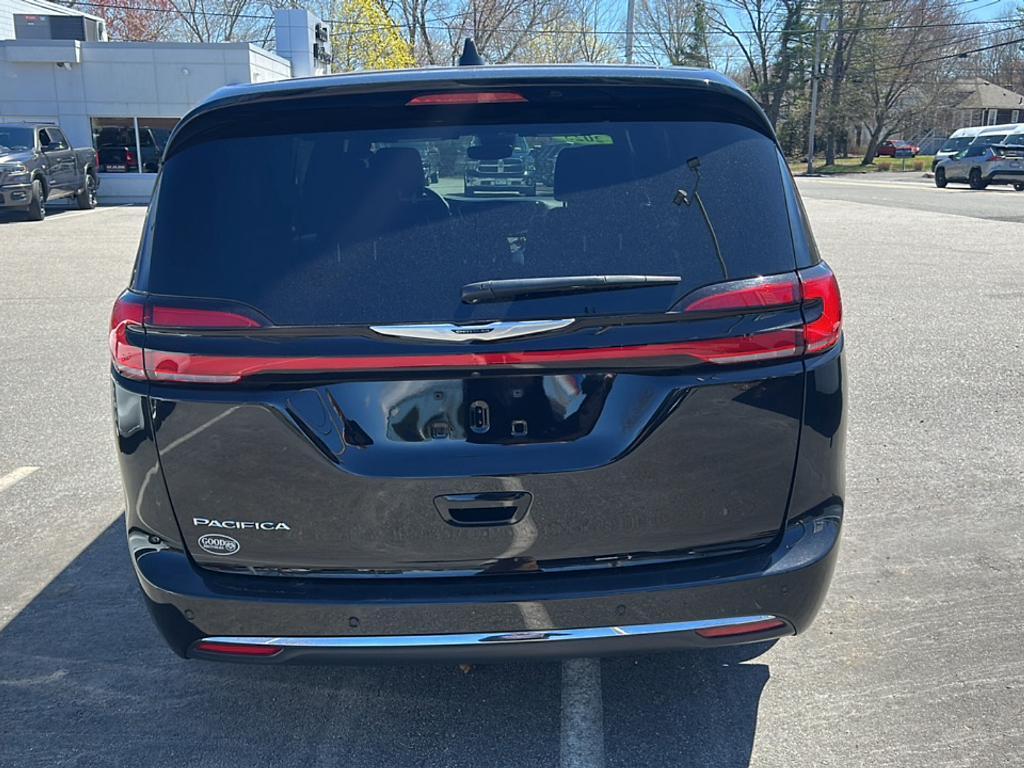 used 2025 Chrysler Pacifica car, priced at $31,988