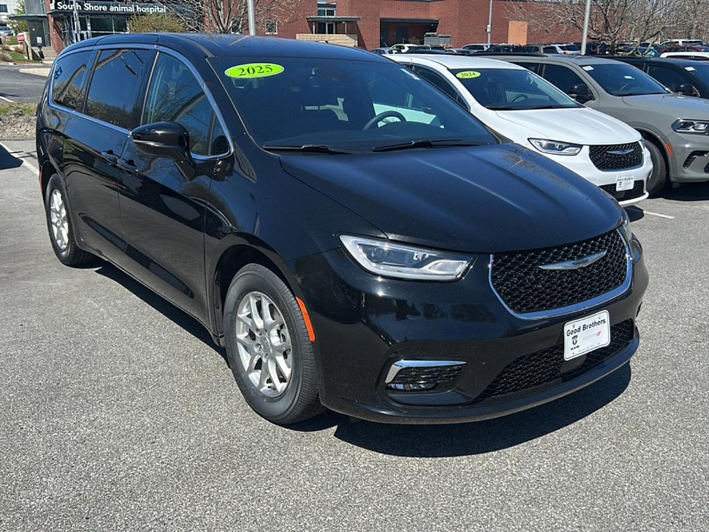 used 2025 Chrysler Pacifica car, priced at $31,988