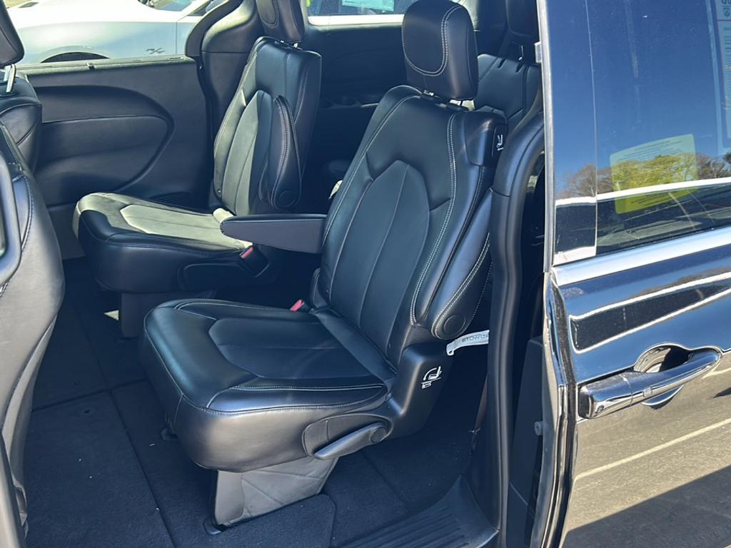 used 2025 Chrysler Pacifica car, priced at $31,988