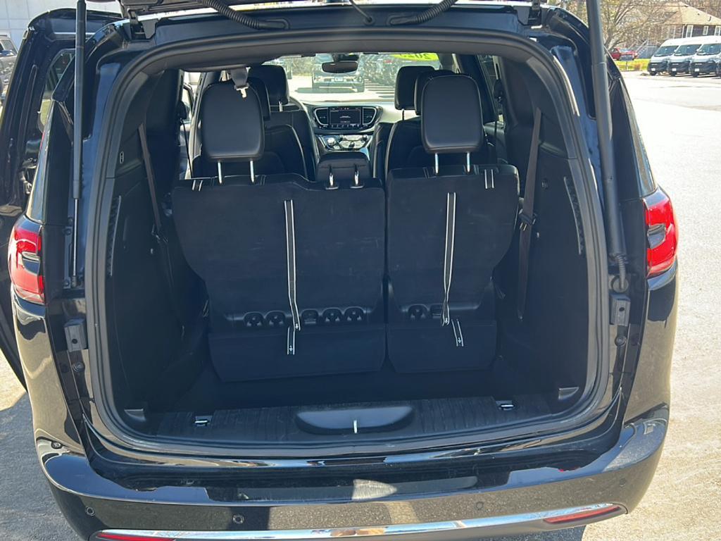 used 2025 Chrysler Pacifica car, priced at $31,988