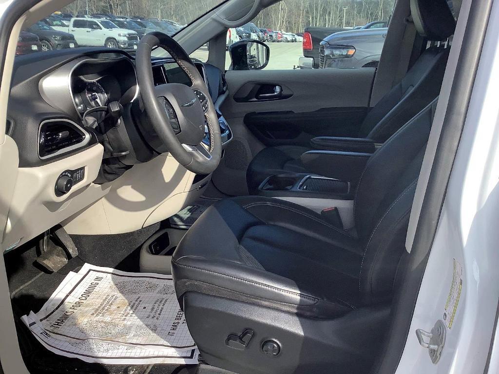 used 2024 Chrysler Pacifica car, priced at $30,988