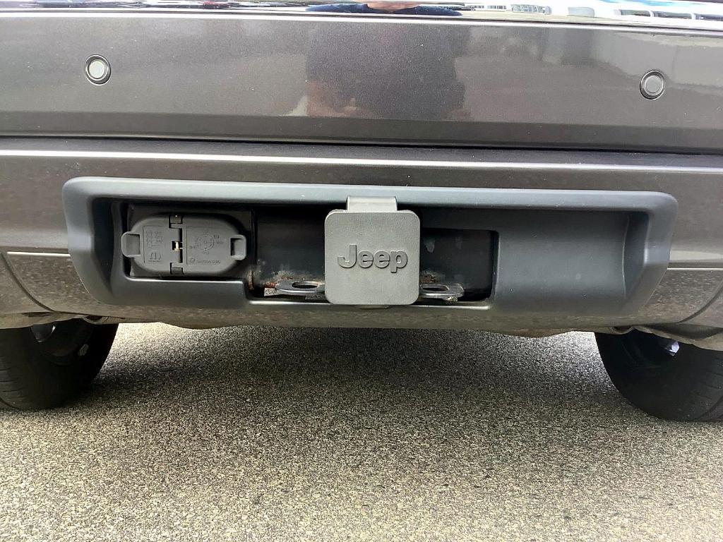 used 2021 Jeep Grand Cherokee car, priced at $30,988