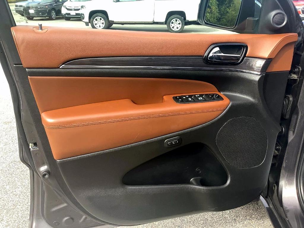 used 2021 Jeep Grand Cherokee car, priced at $30,988