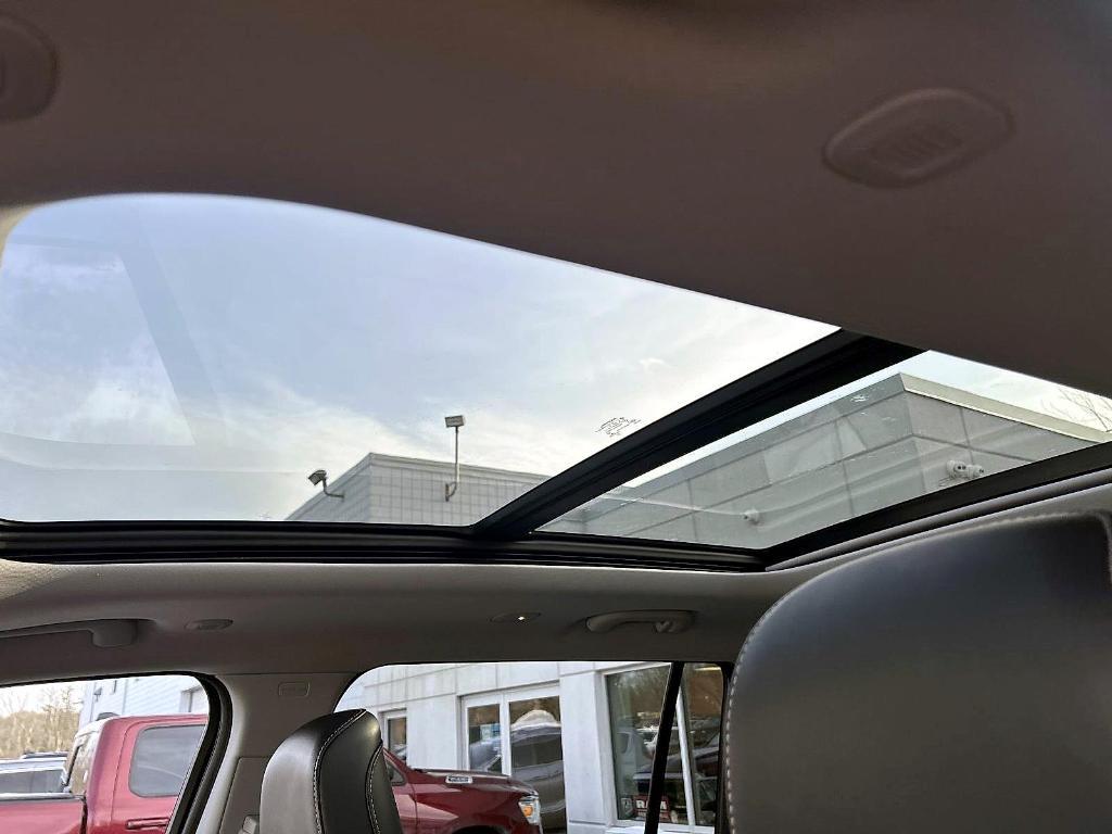 used 2023 Jeep Grand Cherokee L car, priced at $33,988