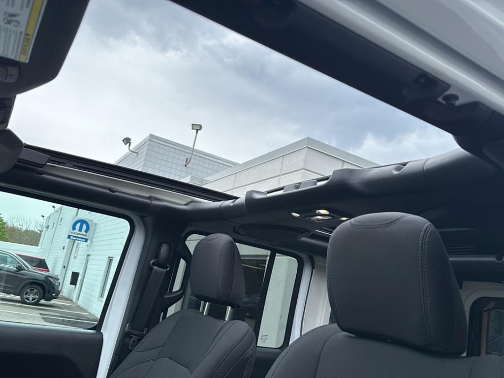 used 2022 Jeep Wrangler Unlimited car, priced at $31,988