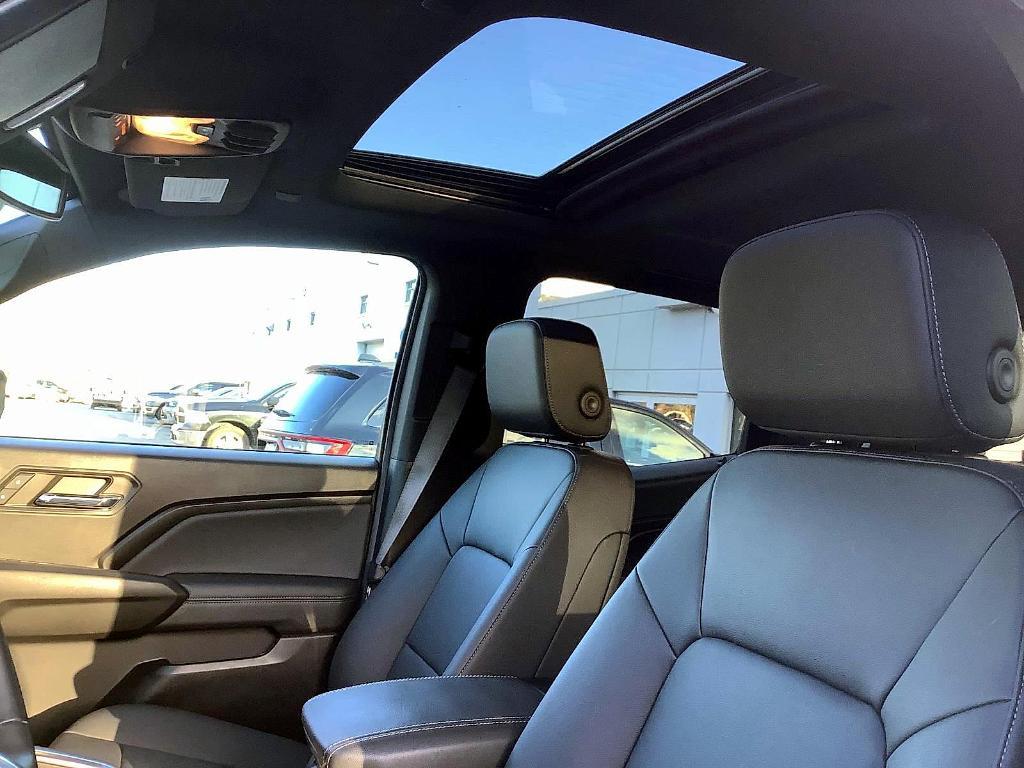 used 2024 GMC Canyon car, priced at $35,988