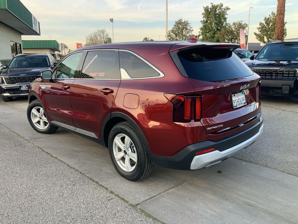used 2025 Kia Sorento car, priced at $32,721