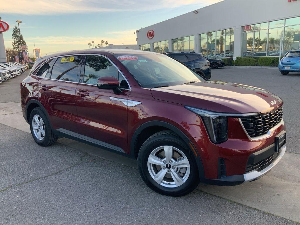 used 2025 Kia Sorento car, priced at $32,721