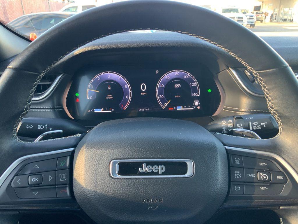 used 2022 Jeep Grand Cherokee car, priced at $33,999