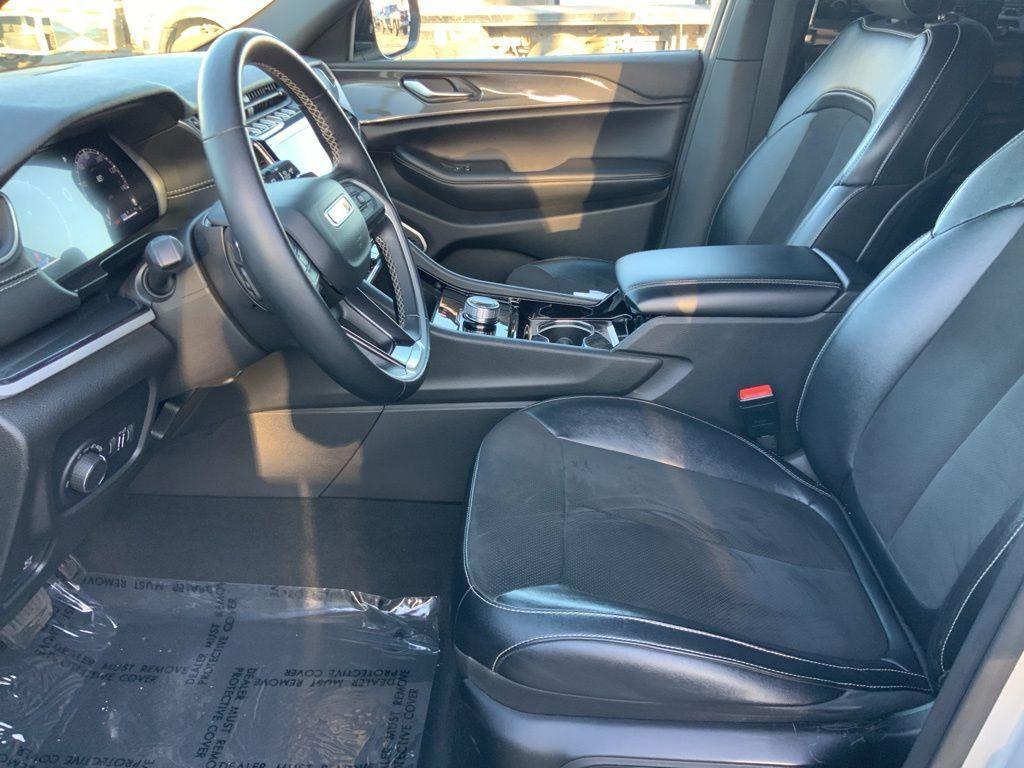 used 2022 Jeep Grand Cherokee car, priced at $33,999