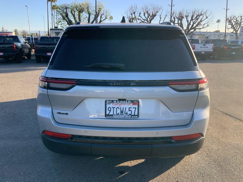 used 2022 Jeep Grand Cherokee car, priced at $33,999