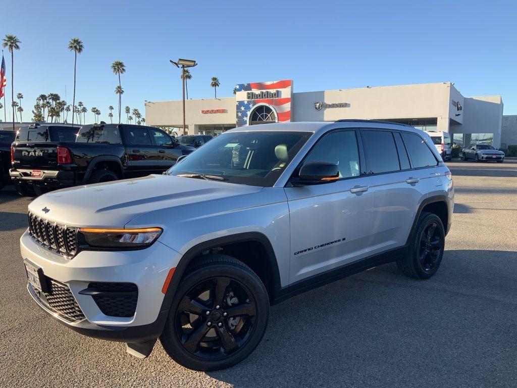 used 2022 Jeep Grand Cherokee car, priced at $33,999