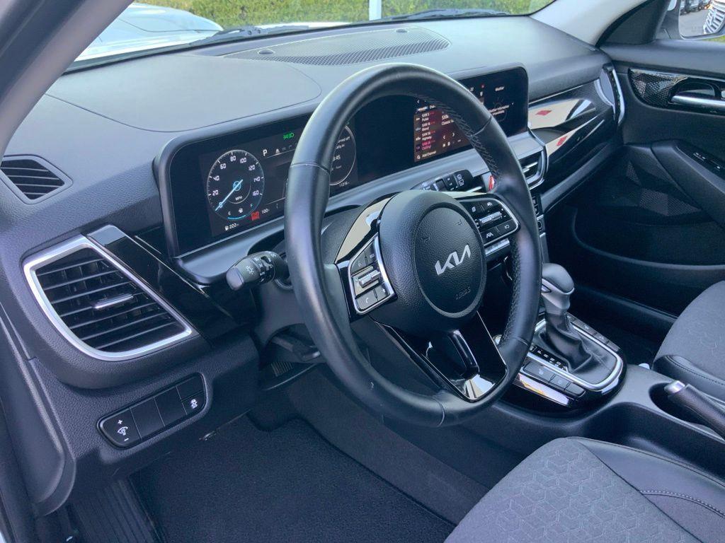 used 2025 Kia Seltos car, priced at $30,900