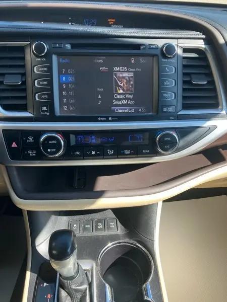 used 2015 Toyota Highlander car, priced at $23,980