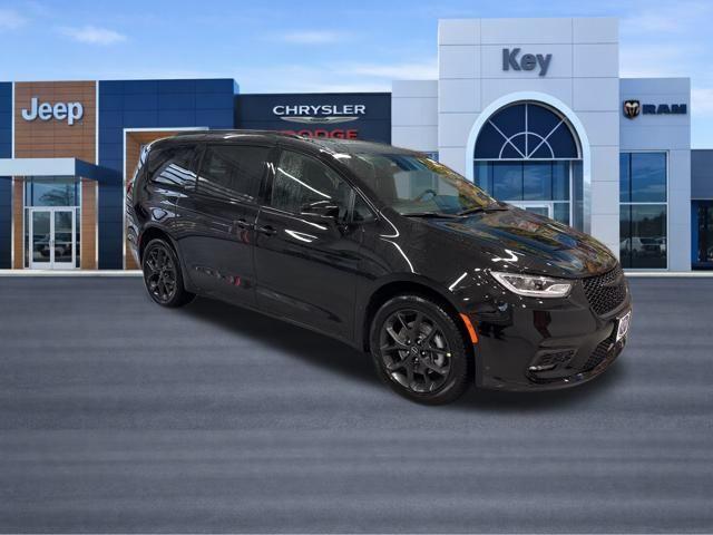 new 2026 Chrysler Pacifica car, priced at $46,475