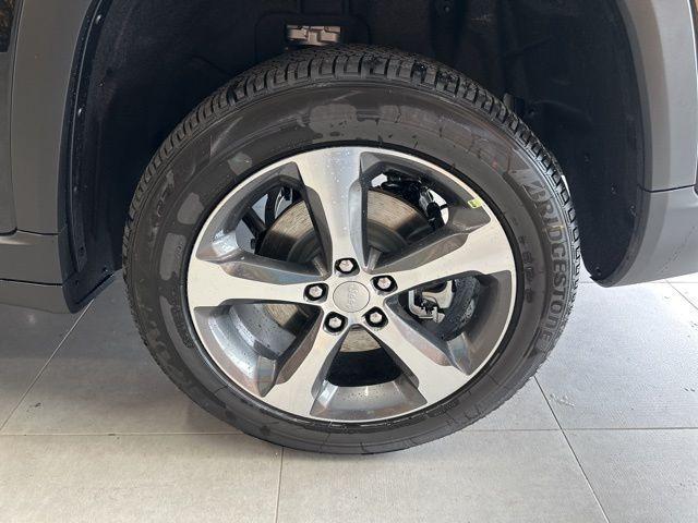 new 2025 Jeep Grand Cherokee L car, priced at $49,160