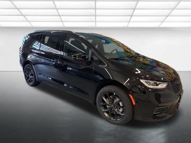 new 2026 Chrysler Pacifica car, priced at $48,740