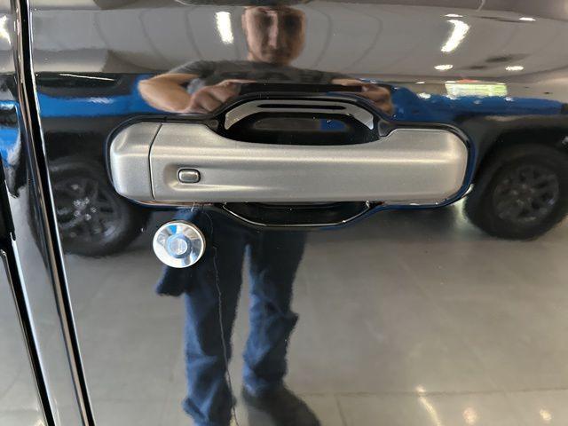 new 2025 Jeep Wrangler car, priced at $42,920