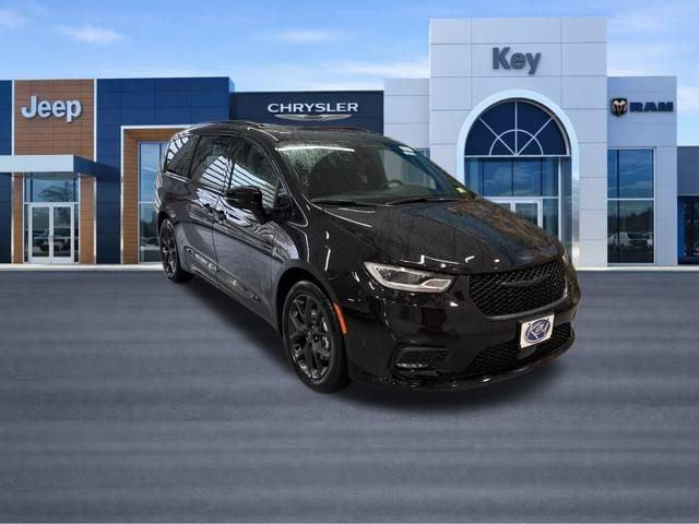 new 2026 Chrysler Pacifica car, priced at $43,780