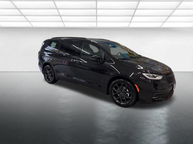 new 2026 Chrysler Pacifica car, priced at $44,780