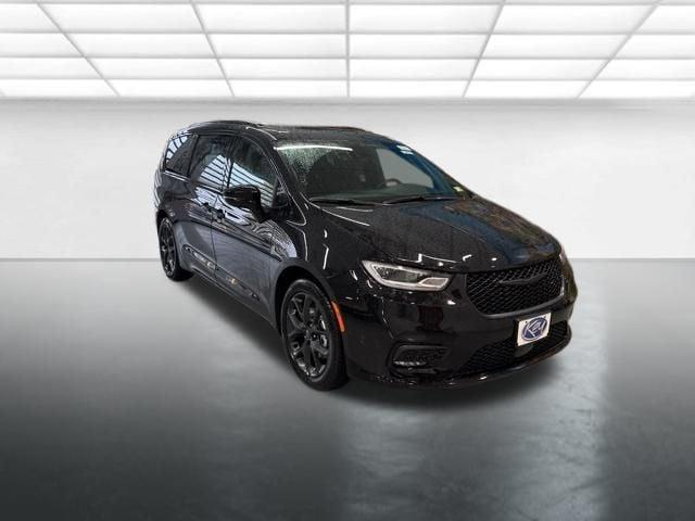 new 2026 Chrysler Pacifica car, priced at $44,780