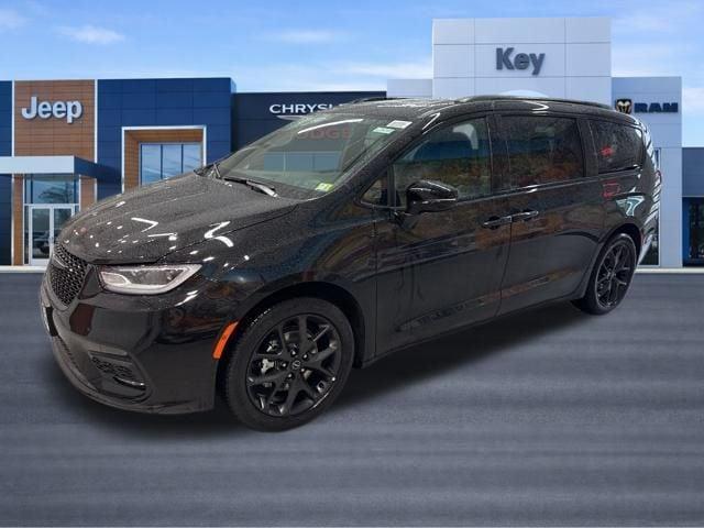 new 2026 Chrysler Pacifica car, priced at $43,780