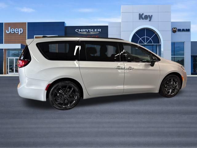 new 2026 Chrysler Pacifica car, priced at $43,975