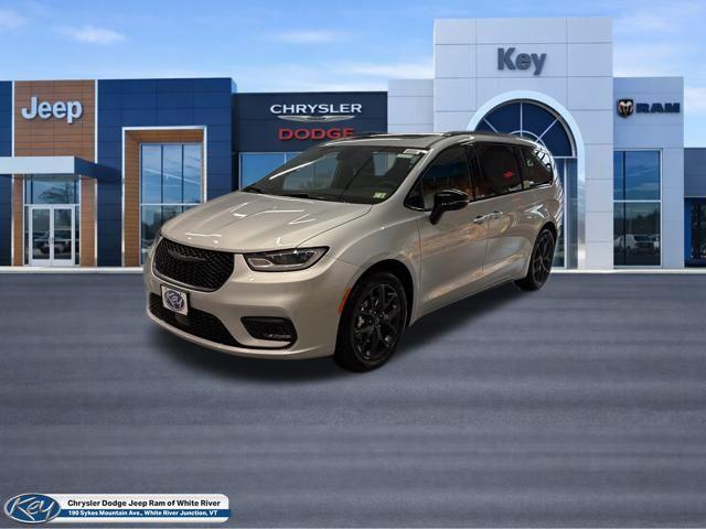 new 2026 Chrysler Pacifica car, priced at $43,975