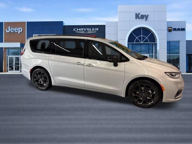 new 2026 Chrysler Pacifica car, priced at $43,975