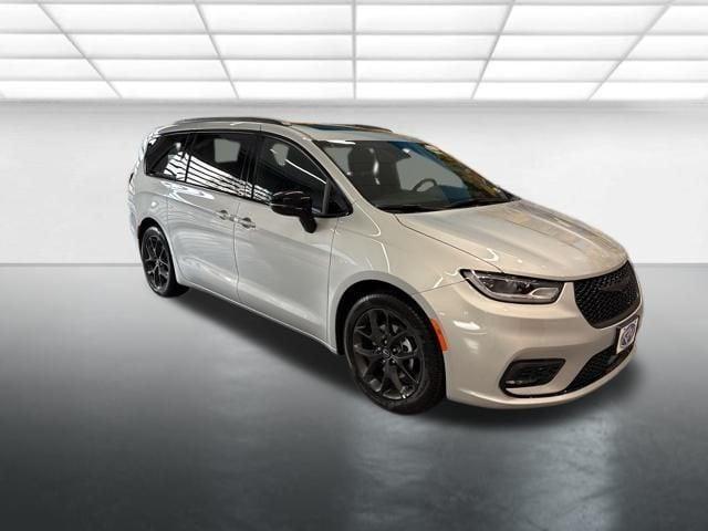 new 2026 Chrysler Pacifica car, priced at $44,975