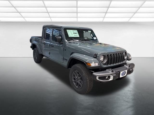 new 2026 Jeep Gladiator car, priced at $46,630