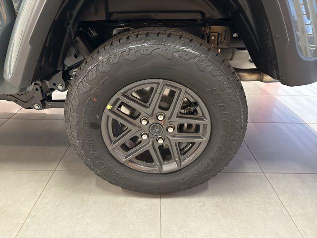 new 2026 Jeep Gladiator car, priced at $46,630