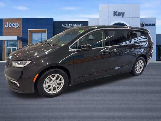 used 2023 Chrysler Pacifica car, priced at $22,999