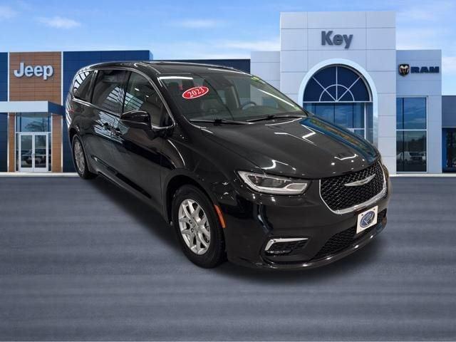 used 2023 Chrysler Pacifica car, priced at $22,999