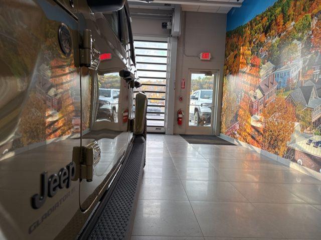 new 2025 Jeep Gladiator car, priced at $45,660