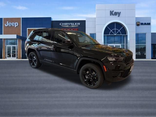 new 2025 Jeep Grand Cherokee car, priced at $43,625