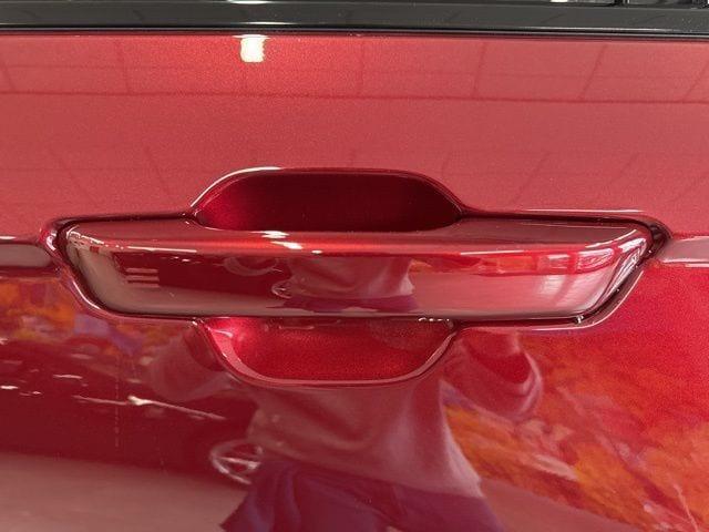 new 2025 Jeep Grand Cherokee car, priced at $48,910