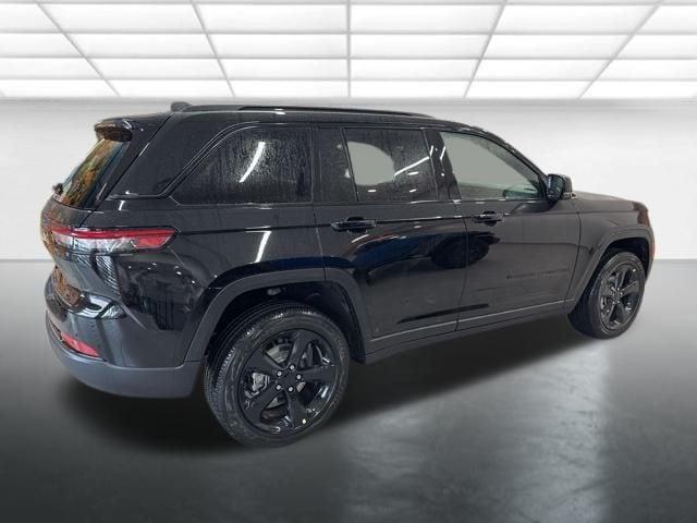 new 2025 Jeep Grand Cherokee car, priced at $43,620