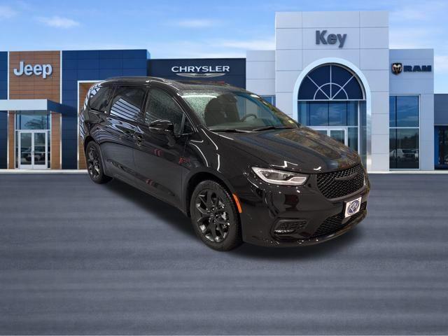 new 2026 Chrysler Pacifica car, priced at $43,780