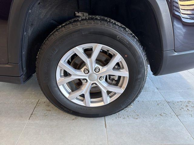 used 2022 Jeep Grand Cherokee L car, priced at $25,999