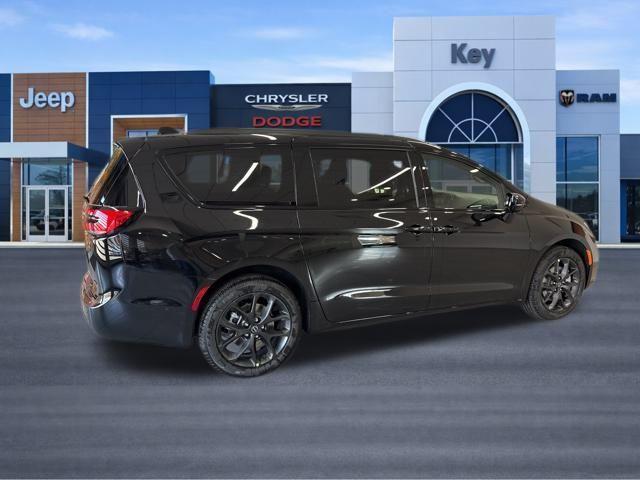 new 2026 Chrysler Pacifica car, priced at $46,475